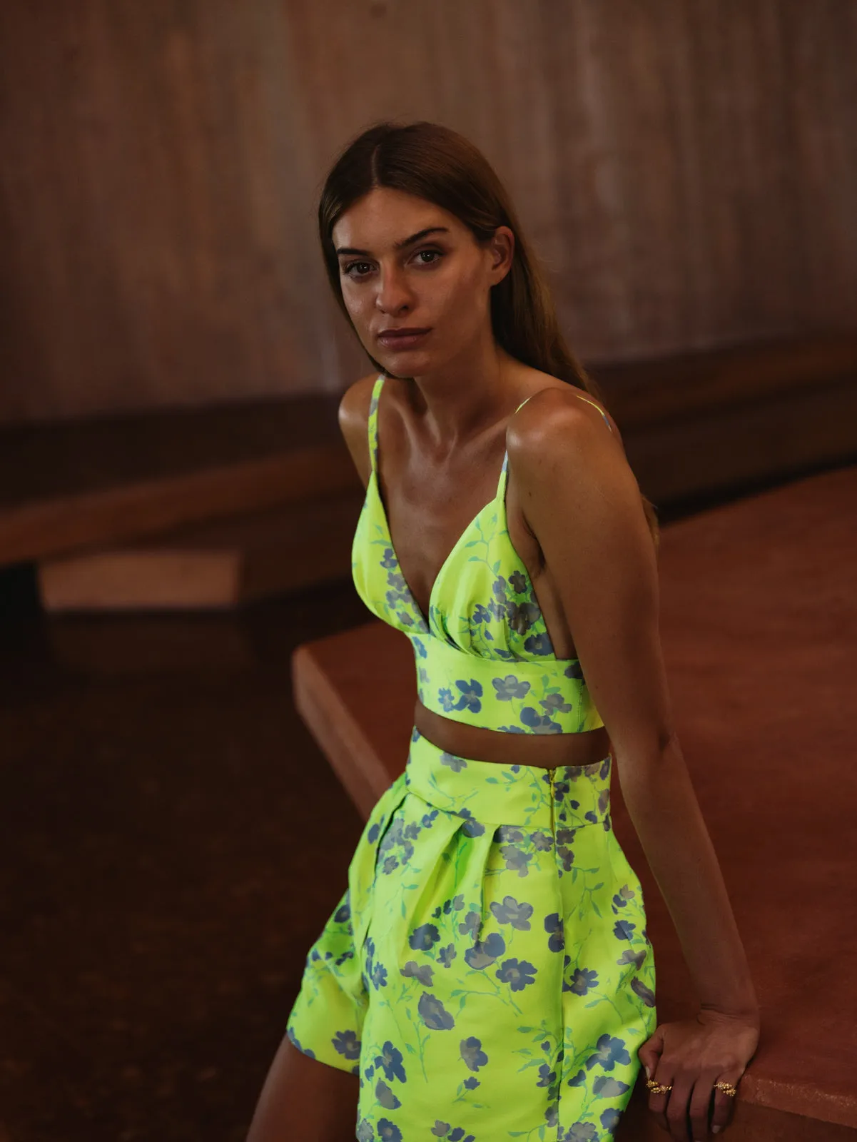 CROP TOP VERDE FLUORESCENTE FLORAL