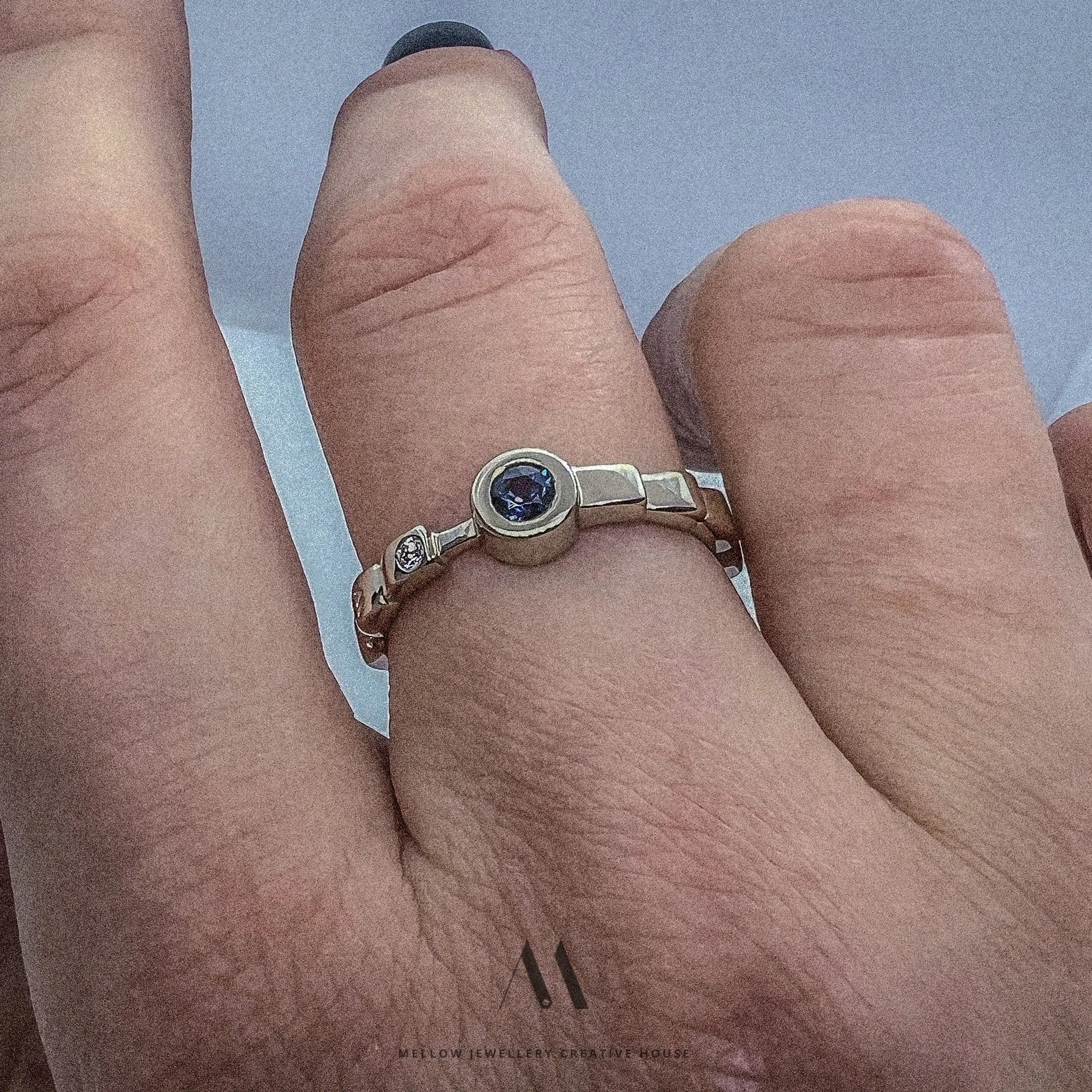 Custom Saphire diamond ring CMR/62