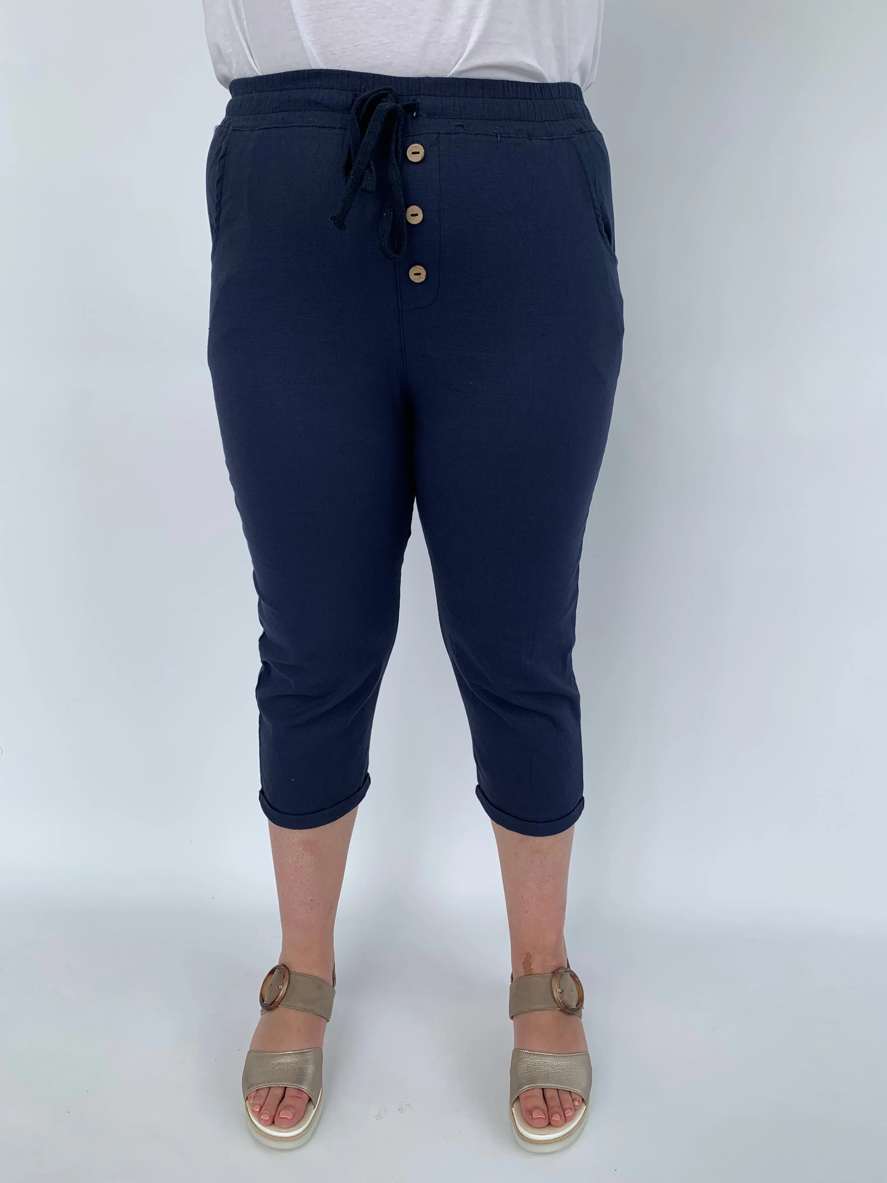 Indy Linen Crops in Navy