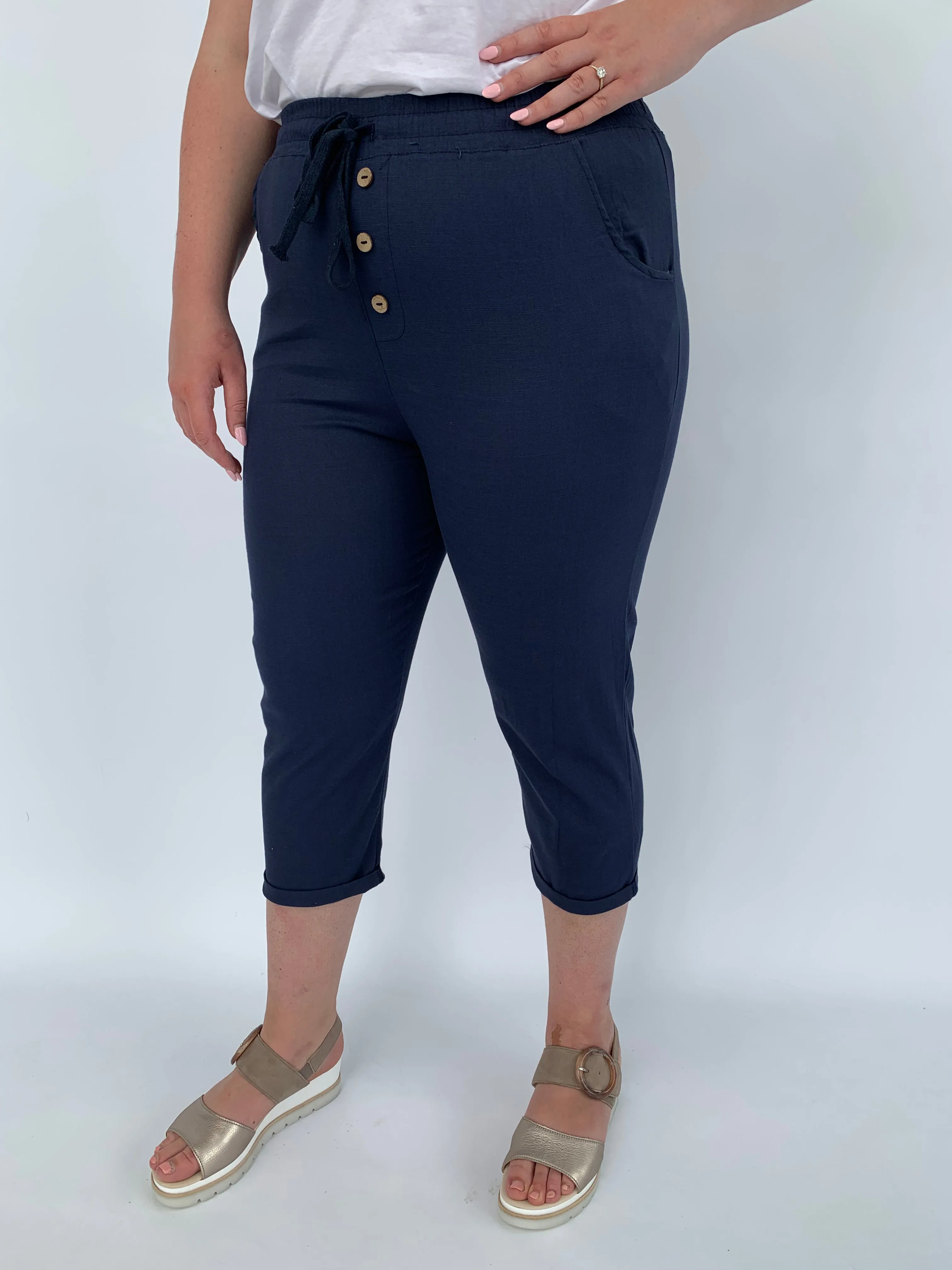 Indy Linen Crops in Navy