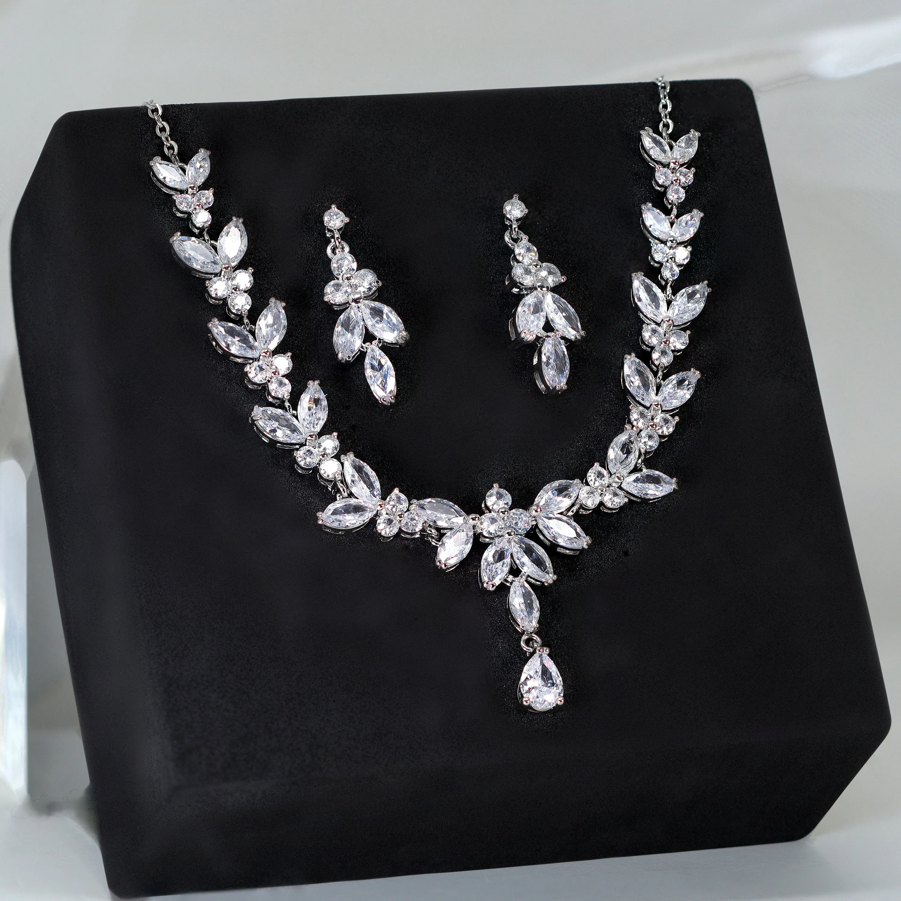 Swarovski Crystal Luxury Flower Leaves Drop Diamond/Crystal Necklace Set, Bridal Necklace Set, Bridal Jewelry, Statement Necklace